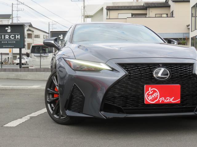 ＩＳ ＩＳ３００　Ｆスポーツ　純正ナビ・ＴＶ・全周囲カメラ・オレンジキャリパー・１９ＡＷ・赤革シート・シートヒーター・ＬＥＤライト・ステアリングヒーター・レーダークルーズ・コーナーセンサー・レクサスセーフティシステム・ＢＳＭ（3枚目）