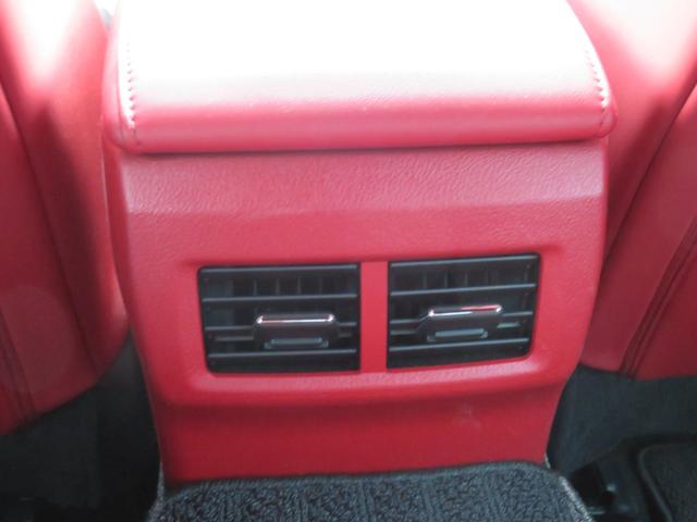 ＩＳ ＩＳ３００　Ｆスポーツ　純正ナビ・ＴＶ・全周囲カメラ・オレンジキャリパー・１９ＡＷ・赤革シート・シートヒーター・ＬＥＤライト・ステアリングヒーター・レーダークルーズ・コーナーセンサー・レクサスセーフティシステム・ＢＳＭ（21枚目）