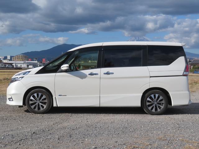 セレナ ハイウェイスター エマージェンシーブレーキ/プロパイロット/純正9インチSDナビ/アラウンドビューモニター/フルセグTV/フリップダウンモニター/両側パワースライドドア/LEDヘッドライト/(7枚目)