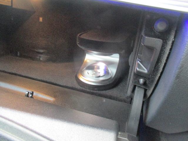 Ｅクラス Ｅ２００　クーペ　スポーツ　レザーエクスクルーシブＰＫＧ　パノラマサンルーフ　ナビ　全方位カメラ　ＤＴＶ　ＢＴ　レーダーセーフティＰＫＧ　レーダークルーズ　ＬＥＤライト　ブルメスターサウンド　ヘッドアップディスプレイ　ＥＴＣ（41枚目）