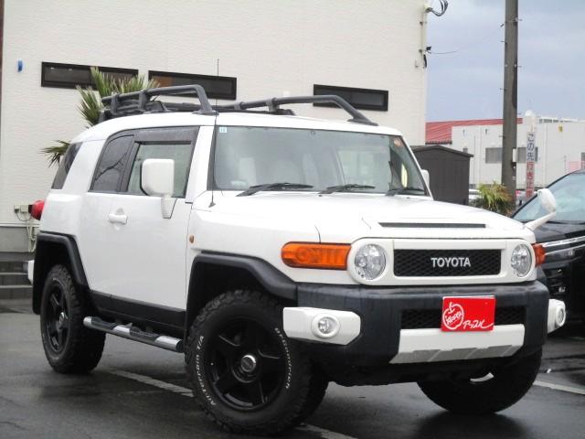 ＦＪクルーザー カラーパッケージ　１オーナー　純正ナビ　Ｂカメラ　ＤＴＶ　ＢＴ　ルーフキャリア　ＪＡＯＳサイドステップ　ＪＡＯＳ　ＢＡＴＴＬＥＺマフラー　社外ステアリング　社外１８ＡＷ　Ｐソナー　ドラレコ　ＥＴＣ（2枚目）