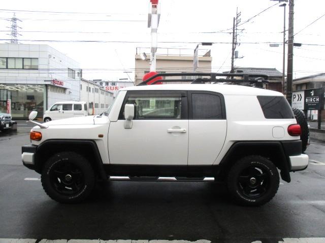 ＦＪクルーザー カラーパッケージ　１オーナー　純正ナビ　Ｂカメラ　ＤＴＶ　ＢＴ　ルーフキャリア　ＪＡＯＳサイドステップ　ＪＡＯＳ　ＢＡＴＴＬＥＺマフラー　社外ステアリング　社外１８ＡＷ　Ｐソナー　ドラレコ　ＥＴＣ（4枚目）