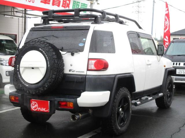 ＦＪクルーザー カラーパッケージ　１オーナー　純正ナビ　Ｂカメラ　ＤＴＶ　ＢＴ　ルーフキャリア　ＪＡＯＳサイドステップ　ＪＡＯＳ　ＢＡＴＴＬＥＺマフラー　社外ステアリング　社外１８ＡＷ　Ｐソナー　ドラレコ　ＥＴＣ（8枚目）