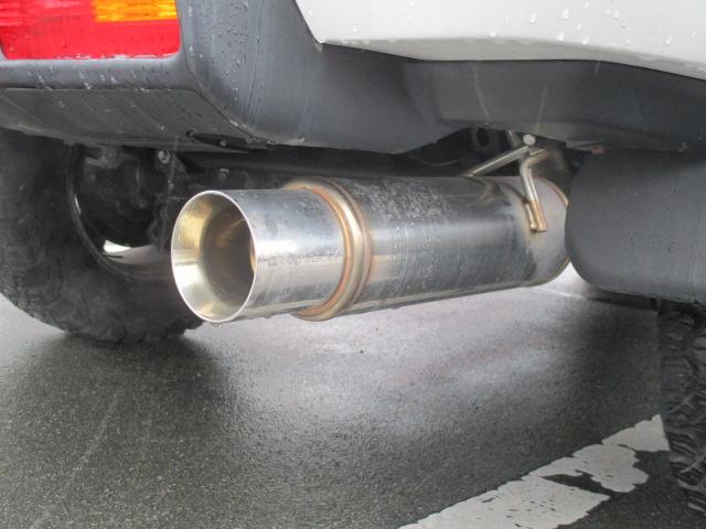 ＦＪクルーザー カラーパッケージ　１オーナー　純正ナビ　Ｂカメラ　ＤＴＶ　ＢＴ　ルーフキャリア　ＪＡＯＳサイドステップ　ＪＡＯＳ　ＢＡＴＴＬＥＺマフラー　社外ステアリング　社外１８ＡＷ　Ｐソナー　ドラレコ　ＥＴＣ（10枚目）