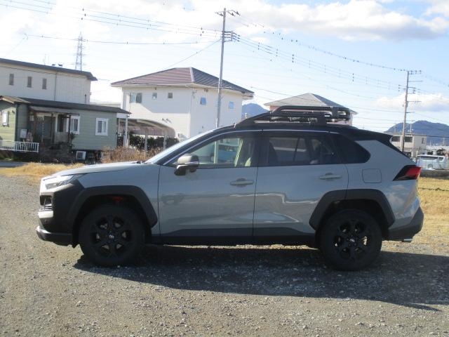 ＲＡＶ４ ハイブリッドアドベンチャー　オフロードパッケージＩＩ　１オーナー　ナビ　Ｂカメラ　ＤＴＶ　ＢＴ　革ベンチレーションシート　ＬＥＤライト　セーフティセンス　レーダークルーズ　ルーフキャリア　ステアリングヒーター　メモリー付Ｐシート　　ＴＶキャンセラー（7枚目）