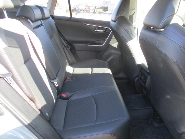 ＲＡＶ４ ハイブリッドアドベンチャー　オフロードパッケージＩＩ　１オーナー　ナビ　Ｂカメラ　ＤＴＶ　ＢＴ　革ベンチレーションシート　ＬＥＤライト　セーフティセンス　レーダークルーズ　ルーフキャリア　ステアリングヒーター　メモリー付Ｐシート　　ＴＶキャンセラー（20枚目）