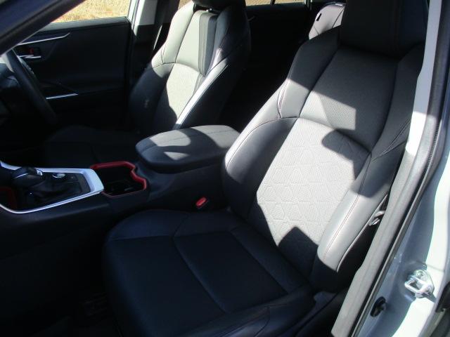 ＲＡＶ４ ハイブリッドアドベンチャー　オフロードパッケージＩＩ　１オーナー　ナビ　Ｂカメラ　ＤＴＶ　ＢＴ　革ベンチレーションシート　ＬＥＤライト　セーフティセンス　レーダークルーズ　ルーフキャリア　ステアリングヒーター　メモリー付Ｐシート　　ＴＶキャンセラー（24枚目）