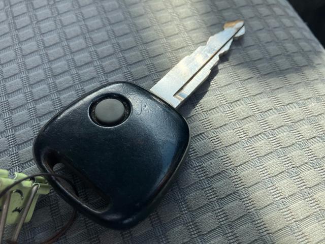 アルト 　キーレス　ドアバイザー　シートヒーター　フロアマット　軽自動車　オートマ　エアコン　パワーステアリング　パワーウインドウ　エアバッグ（8枚目）