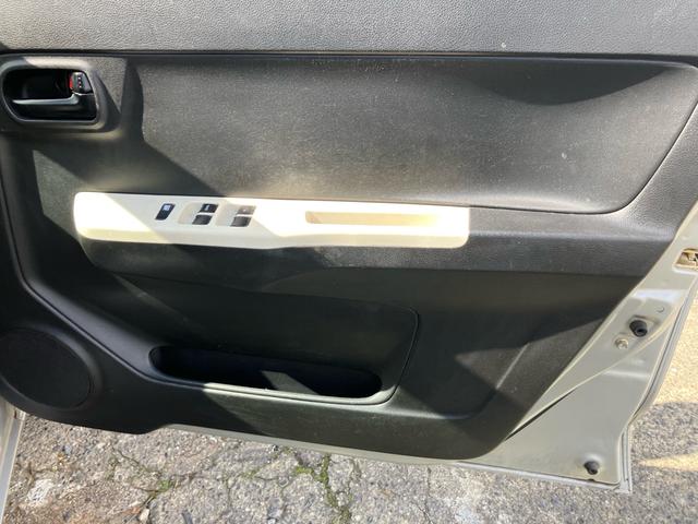 アルト 　キーレス　ドアバイザー　シートヒーター　フロアマット　軽自動車　オートマ　エアコン　パワーステアリング　パワーウインドウ　エアバッグ（11枚目）