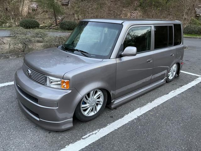 ベースグレード　０６　ｓｃｉｏｎ　ｘｂ　左ハンドル　エアサス　加工アスクル　オールペン　ＴＲＤマフラー　ＴＲＤタワーバー　インテーク　ビッグスロットル　ナルディシフトノブ　ムーアイズダッシュマット(22枚目)