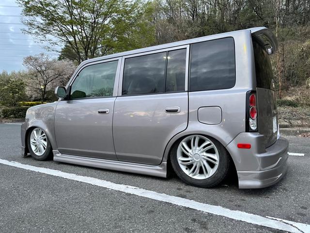 ベースグレード　０６　ｓｃｉｏｎ　ｘｂ　左ハンドル　エアサス　加工アスクル　オールペン　ＴＲＤマフラー　ＴＲＤタワーバー　インテーク　ビッグスロットル　ナルディシフトノブ　ムーアイズダッシュマット(23枚目)