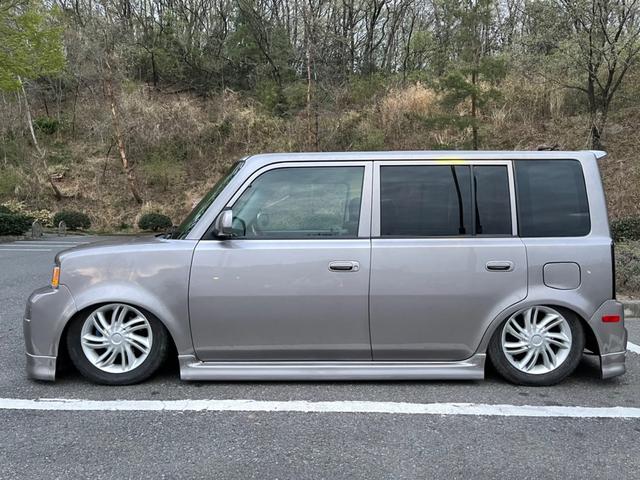 サイオン ｘＢ ベースグレード　０６　ｓｃｉｏｎ　ｘｂ　左ハンドル　エアサス　加工アスクル　オールペン　ＴＲＤマフラー　ＴＲＤタワーバー　インテーク　ビッグスロットル　ナルディシフトノブ　ムーアイズダッシュマット（24枚目）