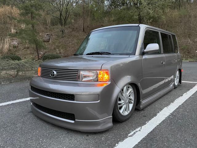 ベースグレード　０６　ｓｃｉｏｎ　ｘｂ　左ハンドル　エアサス　加工アスクル　オールペン　ＴＲＤマフラー　ＴＲＤタワーバー　インテーク　ビッグスロットル　ナルディシフトノブ　ムーアイズダッシュマット(29枚目)