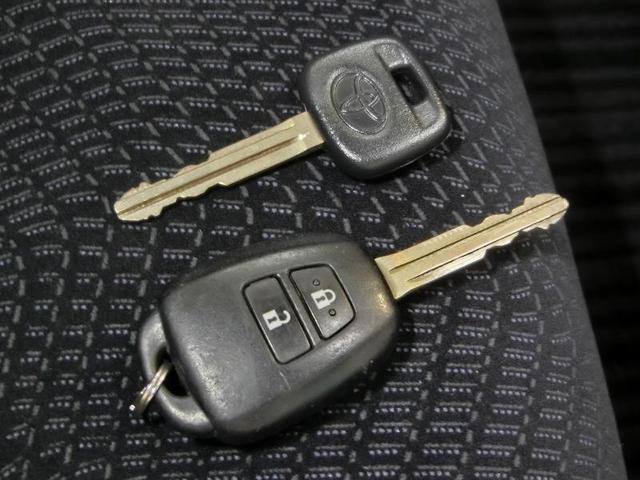 カローラフィールダー 1.5G 安全装備 横滑り防止機能 ABS エアバッグ アイドリングストップ バックカメラ ETC ミュージックプレイヤー接続可 CD キーレス フル装備 HIDヘッドライト オートマ(18枚目)