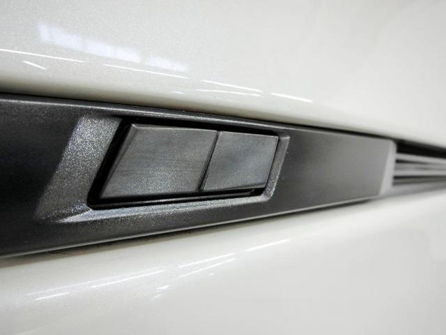 ヴォクシー ハイブリッドS-Z ハイブリッド ワンオーナー 安全装備 衝突被害軽減システム 横滑り防止機能 ABS エアバッグ オートクルーズコントロール 盗難防止装置 バックカメラ 後席モニター ETC ドラレコ CD キーレス(14枚目)