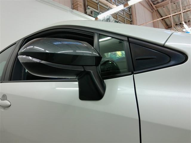 カローラ ハイブリッド ダブルバイビー ハイブリッド ワンオーナー 4WD 安全装備 衝突被害軽減システム 横滑り防止機能 ABS エアバッグ オートクルーズコントロール 盗難防止装置 バックカメラ ETC ドラレコ スマートキー キーレス(6枚目)