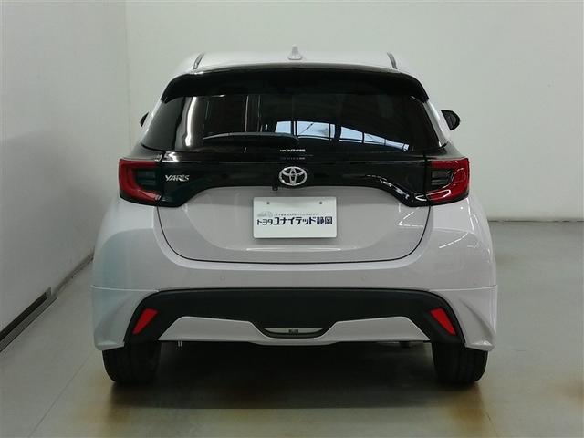 ヤリス Ｚ　安全装備　衝突被害軽減システム　横滑り防止機能　ＡＢＳ　エアバッグ　オートクルーズコントロール　盗難防止装置　ナビ　バックカメラ　ドラレコ　ミュージックプレイヤー接続可　スマートキー　キーレス（4枚目）