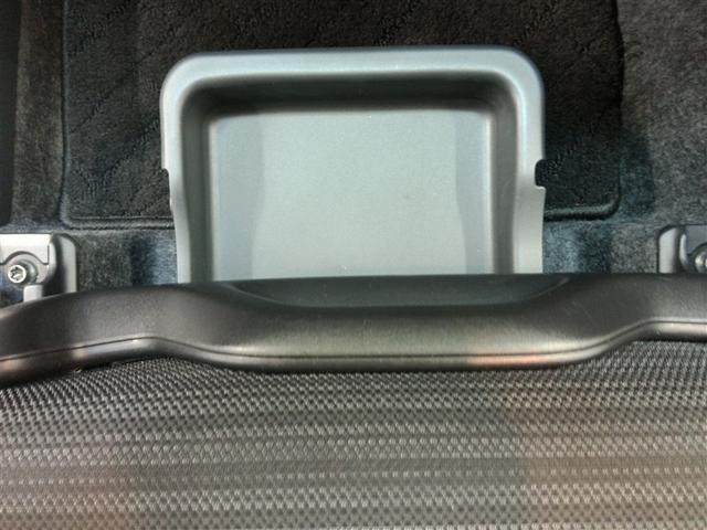 ヤリス Ｚ　安全装備　衝突被害軽減システム　横滑り防止機能　ＡＢＳ　エアバッグ　オートクルーズコントロール　盗難防止装置　ナビ　バックカメラ　ドラレコ　ミュージックプレイヤー接続可　スマートキー　キーレス（16枚目）