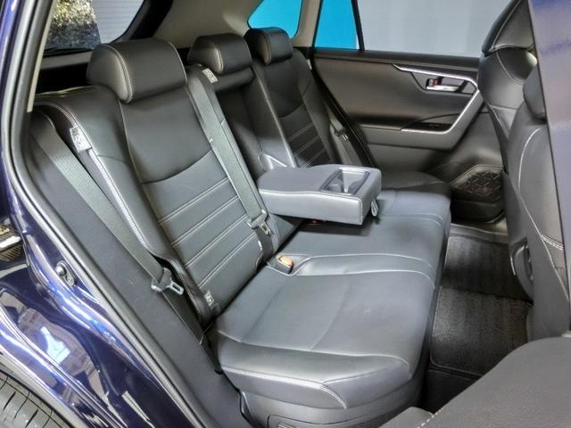 ＲＡＶ４ ハイブリッドＧ　ハイブリッド　ワンオーナー　４ＷＤ　サンルーフ　電動シート　安全装備　衝突被害軽減システム　横滑り防止機能　ＡＢＳ　エアバッグ　オートクルーズコントロール　盗難防止装置　ＴＶ　バックカメラ　ＥＴＣ（16枚目）