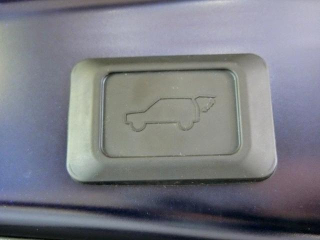 ＲＡＶ４ ハイブリッドＧ　ハイブリッド　ワンオーナー　４ＷＤ　サンルーフ　電動シート　安全装備　衝突被害軽減システム　横滑り防止機能　ＡＢＳ　エアバッグ　オートクルーズコントロール　盗難防止装置　ＴＶ　バックカメラ　ＥＴＣ（19枚目）