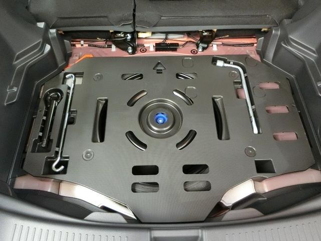 アクア X ハイブリッド ワンオーナー 展示・試乗車 安全装備 衝突被害軽減システム 横滑り防止機能 ABS エアバッグ 盗難防止装置 バックカメラ ETC ドラレコ ミュージックプレイヤー接続可 スマートキー(38枚目)