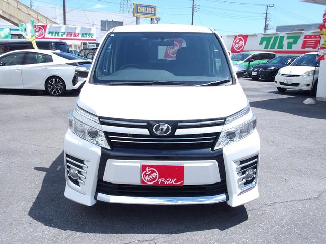 ヴォクシー ＺＳ　煌　４ＷＤ　ＥＴＣ　バックカメラ　ナビ　ＴＶ　両側電動スライドドア　オートライト　ＬＥＤヘッドランプ　スマートキー　アイドリングストップ　電動格納ミラー　後席モニター　３列シート　ＣＶＴ　アルミホイール（12枚目）