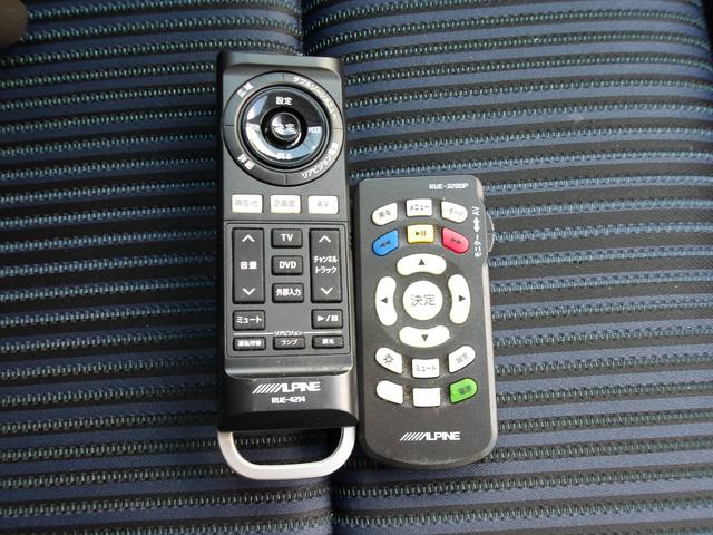 ヴォクシー ＺＳ　煌　４ＷＤ　ＥＴＣ　バックカメラ　ナビ　ＴＶ　両側電動スライドドア　オートライト　ＬＥＤヘッドランプ　スマートキー　アイドリングストップ　電動格納ミラー　後席モニター　３列シート　ＣＶＴ　アルミホイール（23枚目）
