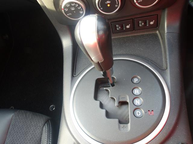 ロードスター ＶＳ　ＲＨＴ　オープンカー　ＨＩＤ　ＡＴ　スマートキー　シートヒーター　アルミホイール　盗難防止システム　衝突安全ボディ　ＡＢＳ　ＥＳＣ　ＣＤ　ミュージックプレイヤー接続可　エアコン　パワーステアリング（5枚目）