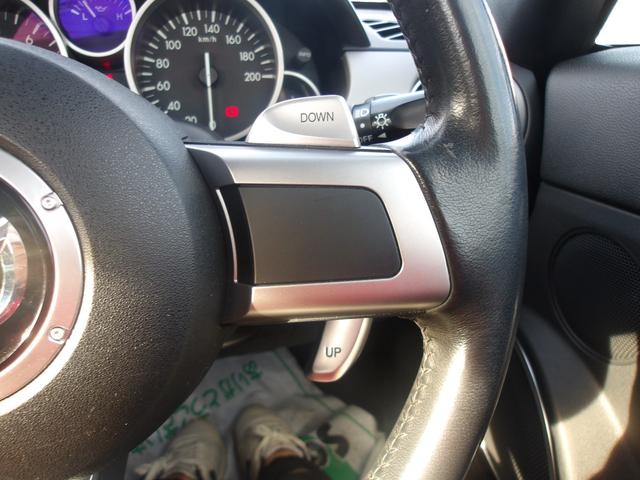 ロードスター ＶＳ　ＲＨＴ　オープンカー　ＨＩＤ　ＡＴ　スマートキー　シートヒーター　アルミホイール　盗難防止システム　衝突安全ボディ　ＡＢＳ　ＥＳＣ　ＣＤ　ミュージックプレイヤー接続可　エアコン　パワーステアリング（9枚目）