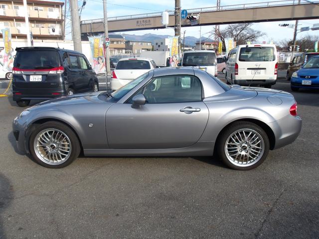 ロードスター ＶＳ　ＲＨＴ　オープンカー　ＨＩＤ　ＡＴ　スマートキー　シートヒーター　アルミホイール　盗難防止システム　衝突安全ボディ　ＡＢＳ　ＥＳＣ　ＣＤ　ミュージックプレイヤー接続可　エアコン　パワーステアリング（21枚目）