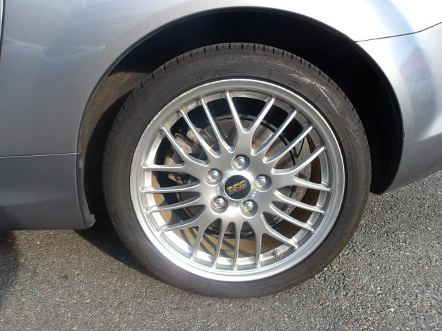 ロードスター ＶＳ　ＲＨＴ　オープンカー　ＨＩＤ　ＡＴ　スマートキー　シートヒーター　アルミホイール　盗難防止システム　衝突安全ボディ　ＡＢＳ　ＥＳＣ　ＣＤ　ミュージックプレイヤー接続可　エアコン　パワーステアリング（29枚目）