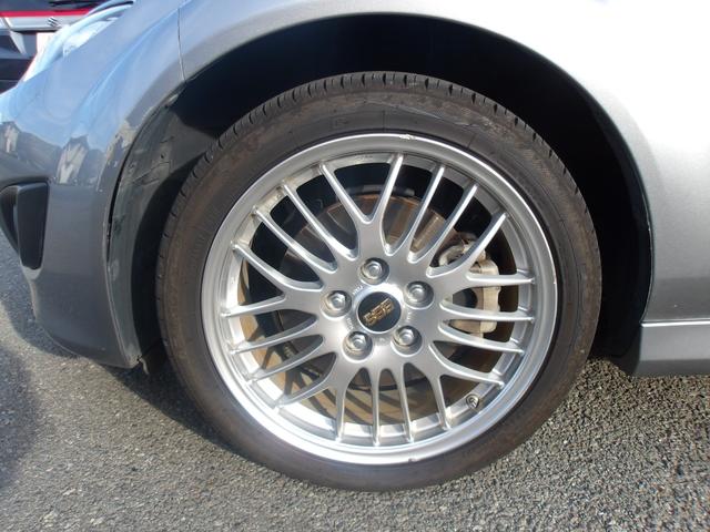 ロードスター ＶＳ　ＲＨＴ　オープンカー　ＨＩＤ　ＡＴ　スマートキー　シートヒーター　アルミホイール　盗難防止システム　衝突安全ボディ　ＡＢＳ　ＥＳＣ　ＣＤ　ミュージックプレイヤー接続可　エアコン　パワーステアリング（31枚目）