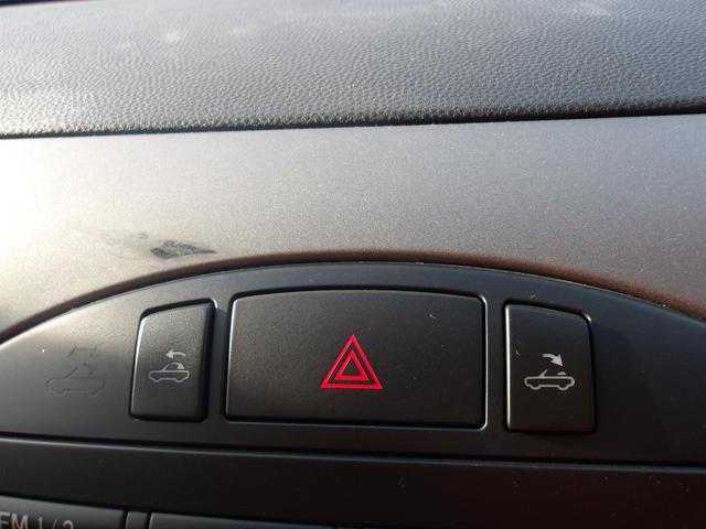 ロードスター ＶＳ　ＲＨＴ　オープンカー　ＨＩＤ　ＡＴ　スマートキー　シートヒーター　アルミホイール　盗難防止システム　衝突安全ボディ　ＡＢＳ　ＥＳＣ　ＣＤ　ミュージックプレイヤー接続可　エアコン　パワーステアリング（32枚目）