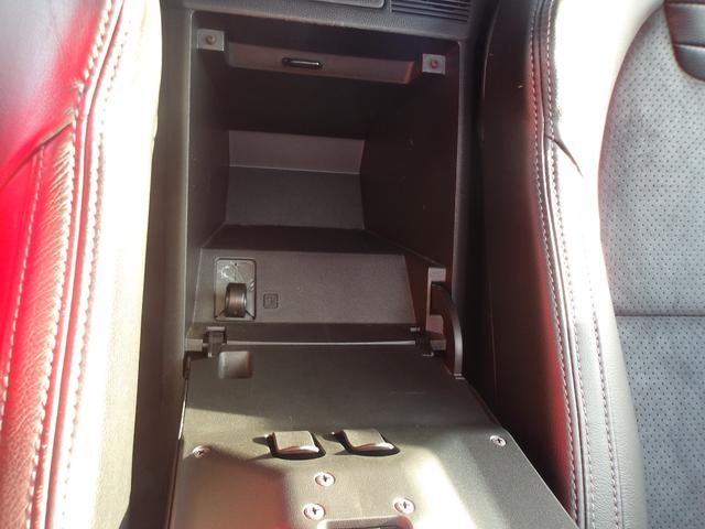 ロードスター ＶＳ　ＲＨＴ　オープンカー　ＨＩＤ　ＡＴ　スマートキー　シートヒーター　アルミホイール　盗難防止システム　衝突安全ボディ　ＡＢＳ　ＥＳＣ　ＣＤ　ミュージックプレイヤー接続可　エアコン　パワーステアリング（41枚目）