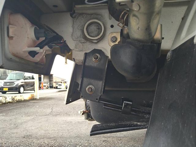 キャリイトラック KCエアコン・パワステ 4WD 5速マニュアル 検R9年10月 タイミンチェーン エアコン パワステ 禁煙車 ラジオ(27枚目)