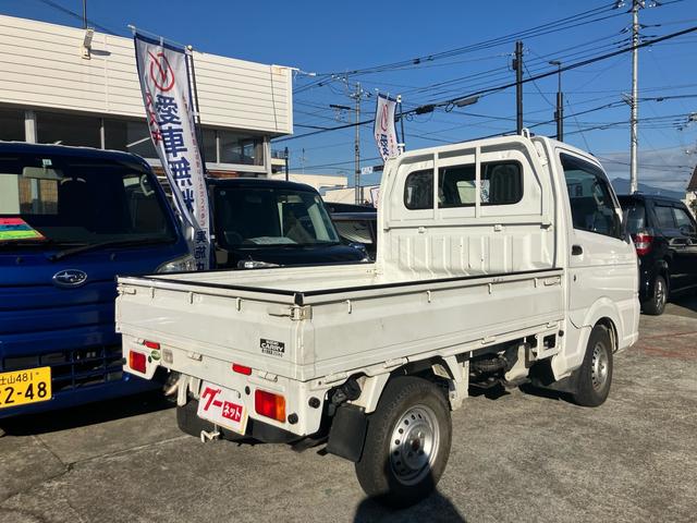 キャリイトラック 　４ＷＤ　５速マニュアル　エアコン　パワーステアリング　ナビ　エアバッグ　ドアバイザー　フロアゴムマット　軽トラック　ゲートプロテクター（2枚目）