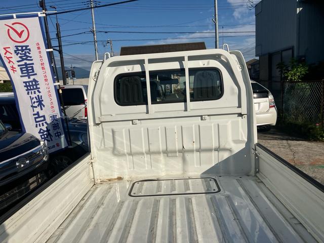キャリイトラック 　４ＷＤ　５速マニュアル　エアコン　パワーステアリング　ナビ　エアバッグ　ドアバイザー　フロアゴムマット　軽トラック　ゲートプロテクター（16枚目）