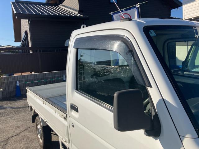 キャリイトラック 　４ＷＤ　５速マニュアル　エアコン　パワーステアリング　ナビ　エアバッグ　ドアバイザー　フロアゴムマット　軽トラック　ゲートプロテクター（17枚目）