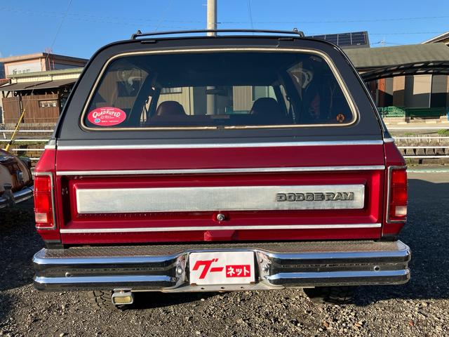 ダッジ・ラム チャージャー　ＲＡＭ　ＣＨＡＲＧＥＲ　ＬＥ１５０　１９８８モデル　４ＷＤ　左ハンドル　リフトアップ　１５インチアルミ　社外オーディオＵＳＢ　Ｂｌｕｅｔｏｏｔｈ対応　ＥＴＣ　車検令和８年３月まで（5枚目）