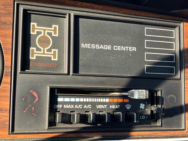 ダッジ・ラム チャージャー　ＲＡＭ　ＣＨＡＲＧＥＲ　ＬＥ１５０　１９８８モデル　４ＷＤ　左ハンドル　リフトアップ　１５インチアルミ　社外オーディオＵＳＢ　Ｂｌｕｅｔｏｏｔｈ対応　ＥＴＣ　車検令和８年３月まで（32枚目）