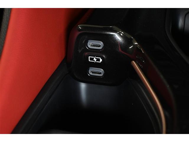 クラウンスポーツ RS 4WD ハイブリッド 衝突被害軽減システム 革シート オートクルーズコントロール LEDヘッドランプ 100V電源 メモリーナビ バックカメラ ETC ドラレコ フルセグ ミュージックプレイヤー接続可(11枚目)