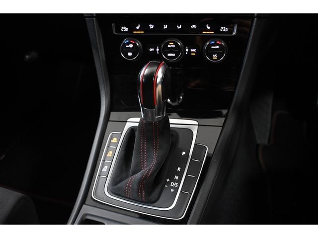 ゴルフGTI クラブスポーツ トラックエディション 衝突被害軽減システム オートクルーズコントロール HIDヘッドライト メモリーナビ バックカメラ ETC ドラレコ フルセグ ミュージックプレイヤー接続可 DVD再生 CD アルミホイール キーレス(9枚目)