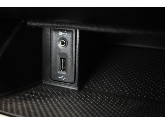 ゴルフGTI クラブスポーツ トラックエディション 衝突被害軽減システム オートクルーズコントロール HIDヘッドライト メモリーナビ バックカメラ ETC ドラレコ フルセグ ミュージックプレイヤー接続可 DVD再生 CD アルミホイール キーレス(12枚目)