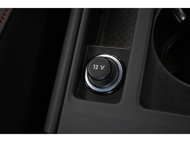 ゴルフGTI クラブスポーツ トラックエディション 衝突被害軽減システム オートクルーズコントロール HIDヘッドライト メモリーナビ バックカメラ ETC ドラレコ フルセグ ミュージックプレイヤー接続可 DVD再生 CD アルミホイール キーレス(16枚目)