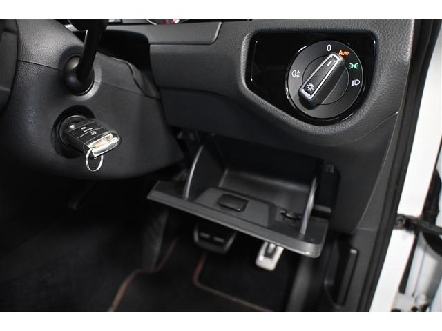 ゴルフGTI クラブスポーツ トラックエディション 衝突被害軽減システム オートクルーズコントロール HIDヘッドライト メモリーナビ バックカメラ ETC ドラレコ フルセグ ミュージックプレイヤー接続可 DVD再生 CD アルミホイール キーレス(24枚目)