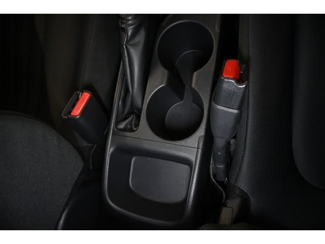 ヤリス Ｘ　衝突被害軽減システム　メモリーナビ　バックカメラ　ＥＴＣ　ドラレコ　ミュージックプレイヤー接続可　キーレス　ＣＶＴ　オートマ（15枚目）