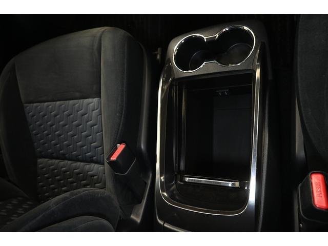 ヴェルファイア ２．５Ｚ　衝突被害軽減システム　両側電動スライド　オートクルーズコントロール　ＬＥＤヘッドランプ　１００Ｖ電源　メモリーナビ　後席モニター　バックカメラ　ＥＴＣ　ドラレコ　フルセグ　ミュージックプレイヤー接続可（14枚目）