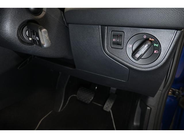 ポロ TSIコンフォートライン 衝突被害軽減システム オートクルーズコントロール メモリーナビ バックカメラ ETC フルセグ ミュージックプレイヤー接続可 DVD再生 CD アルミホイール キーレス オートマ(26枚目)