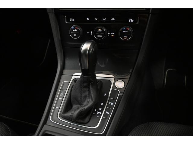 ゴルフ ＴＳＩコンフォートライン　マイスター　衝突被害軽減システム　オートクルーズコントロール　ＬＥＤヘッドランプ　メモリーナビ　バックカメラ　ＥＴＣ　ドラレコ　フルセグ　ミュージックプレイヤー接続可　ＤＶＤ再生　ＣＤ　アルミホイール　キーレス（8枚目）