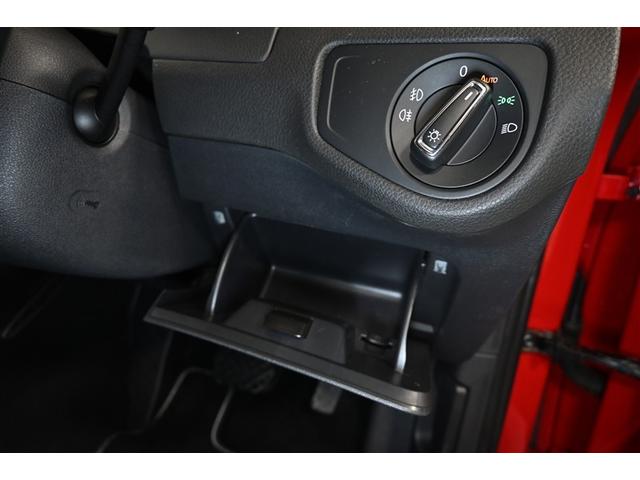 ゴルフ ＴＳＩコンフォートライン　マイスター　衝突被害軽減システム　オートクルーズコントロール　ＬＥＤヘッドランプ　メモリーナビ　バックカメラ　ＥＴＣ　ドラレコ　フルセグ　ミュージックプレイヤー接続可　ＤＶＤ再生　ＣＤ　アルミホイール　キーレス（24枚目）